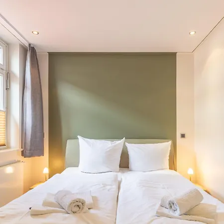 Wagenknecht, 15 Apartmán *